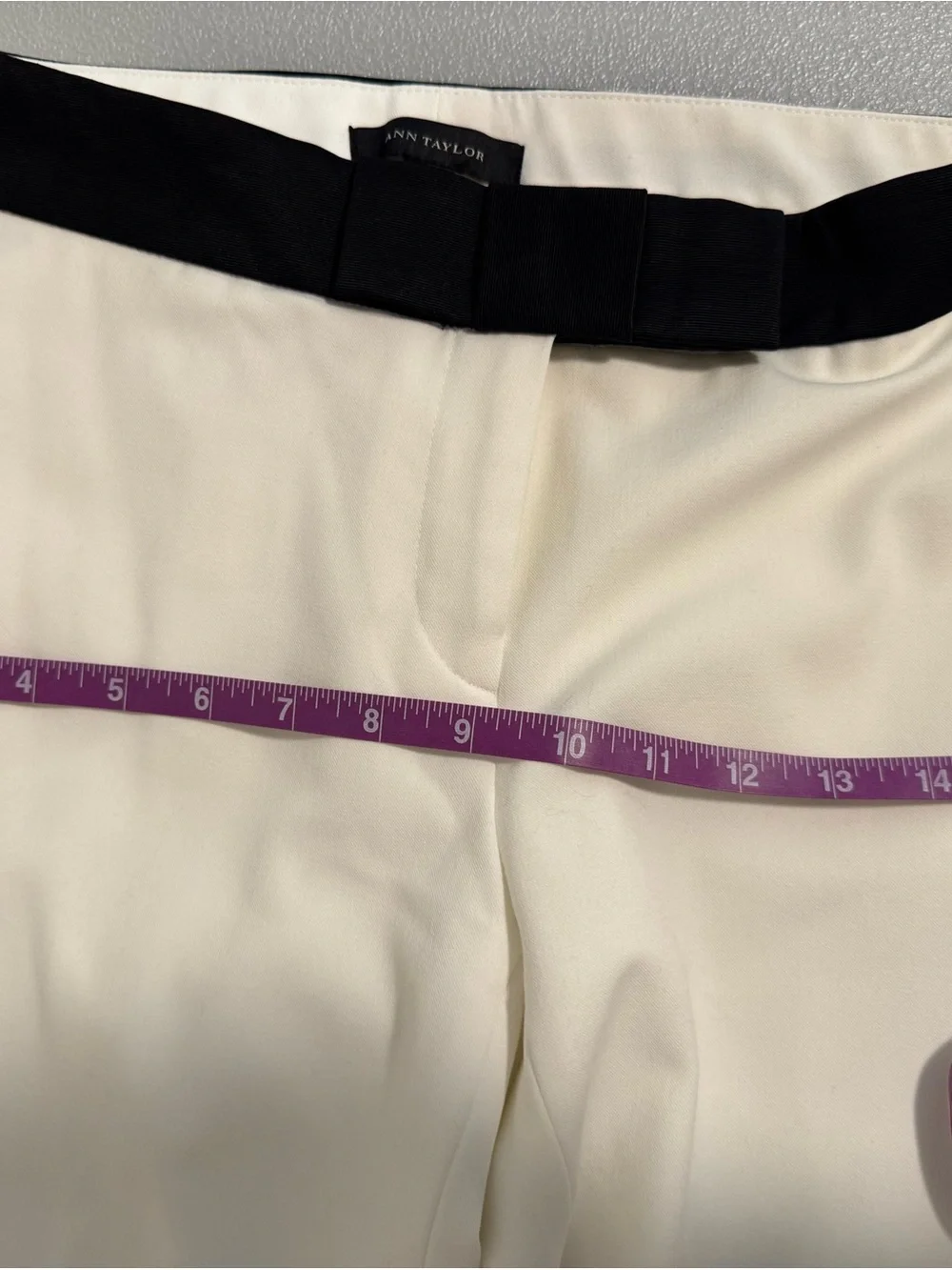 Ann Taylor Ivory Black Grosgrain Bow Waistband Trousers Pants Size 2